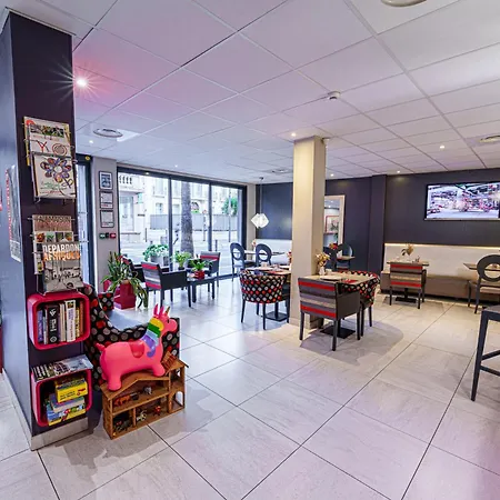 Nyx Independant Centre Gare מלון 3*